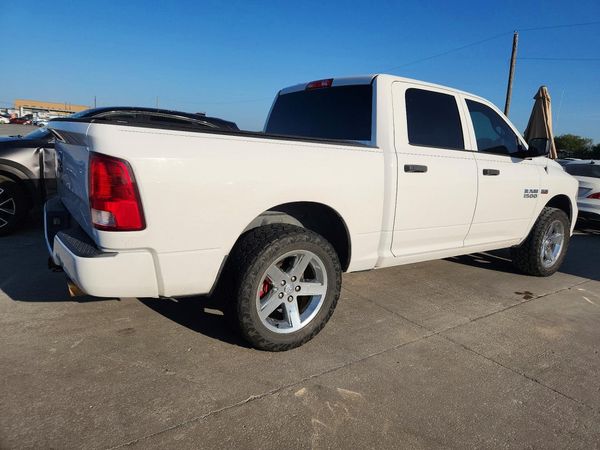 2014 RAM 1500 ST