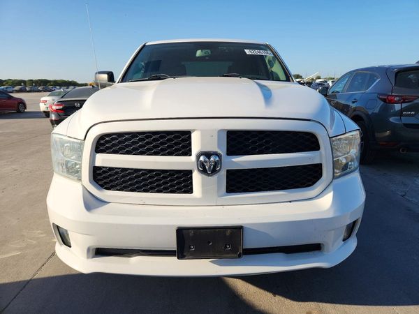 2014 RAM 1500 ST