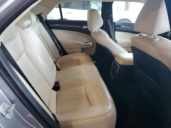 2015 CHRYSLER 300 Limited