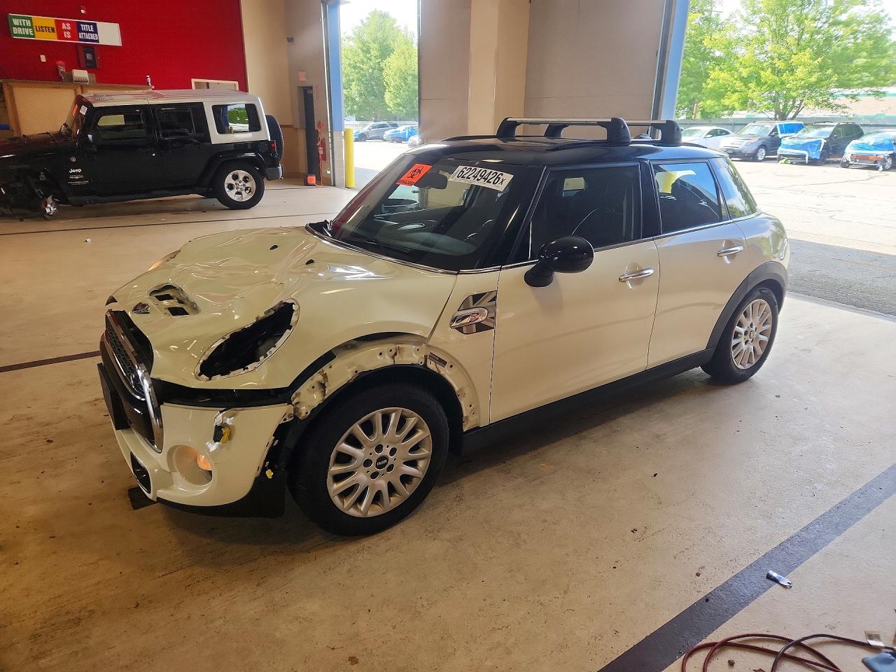 2016 MINI COOPER