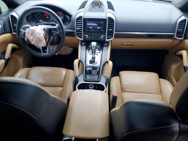 2018 PORSCHE CAYENNE Base / Platinum Edition