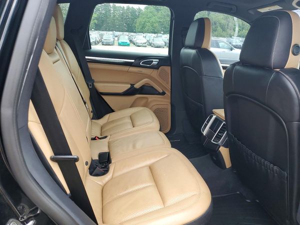 2018 PORSCHE CAYENNE Base / Platinum Edition
