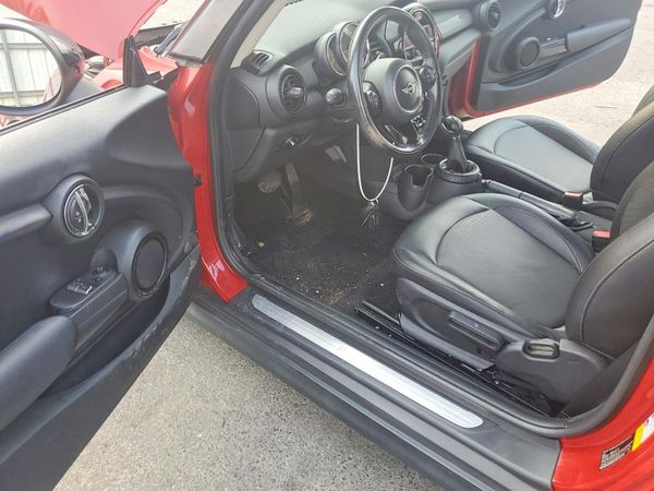 2016 MINI COOPER
