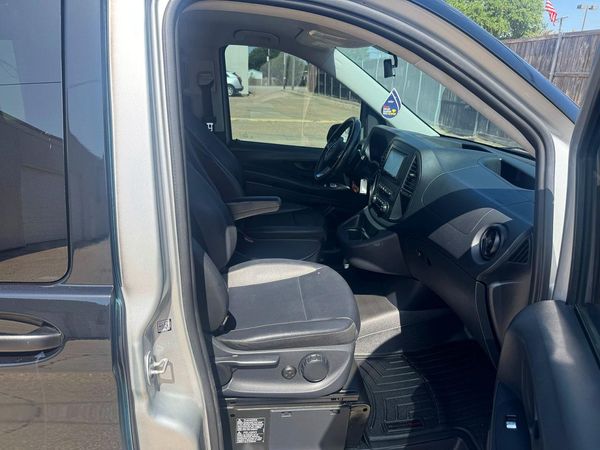 2019 MERCEDES-BENZ METRIS