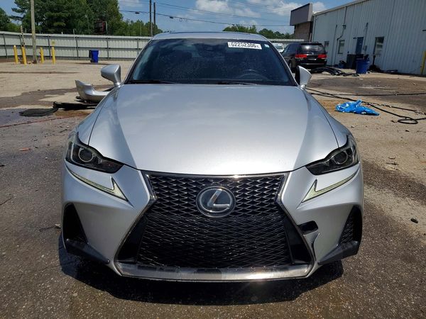 2017 LEXUS IS 200t