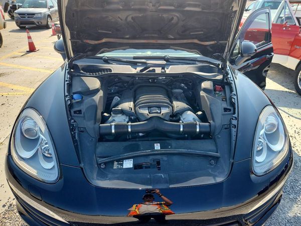2014 PORSCHE CAYENNE S