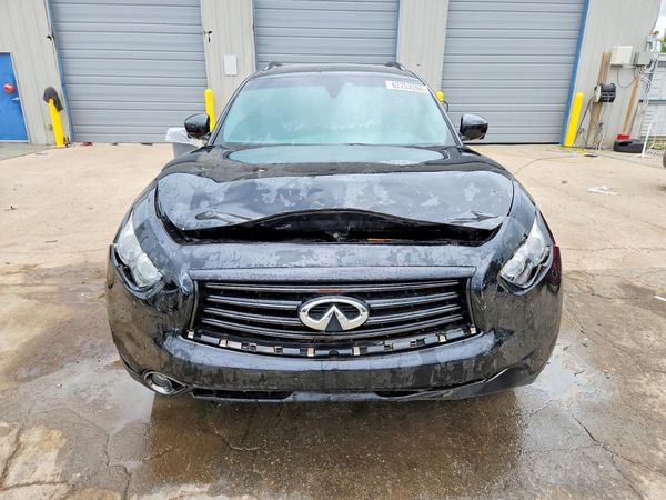 2015 INFINITI QX70