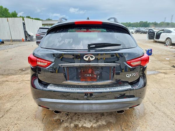 2015 INFINITI QX70