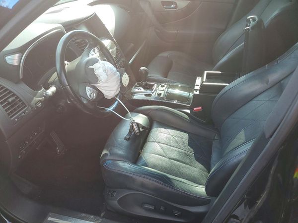 2015 INFINITI QX70