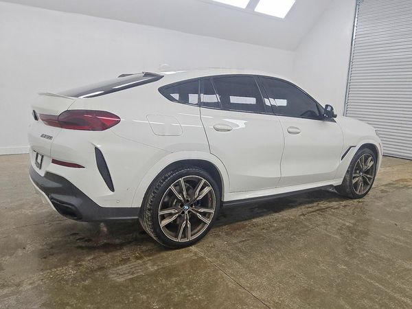 2021 BMW X6 M50i