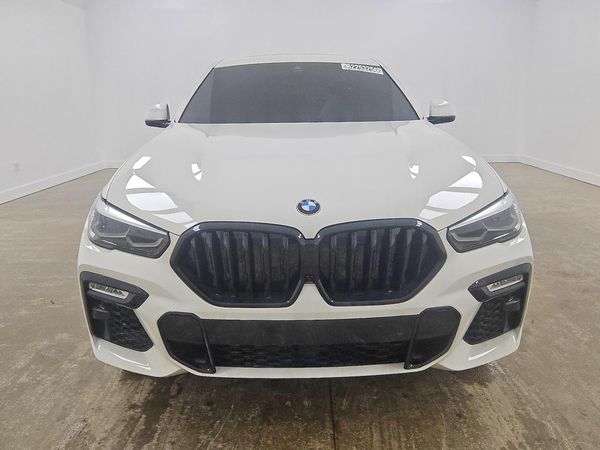 2021 BMW X6 M50i