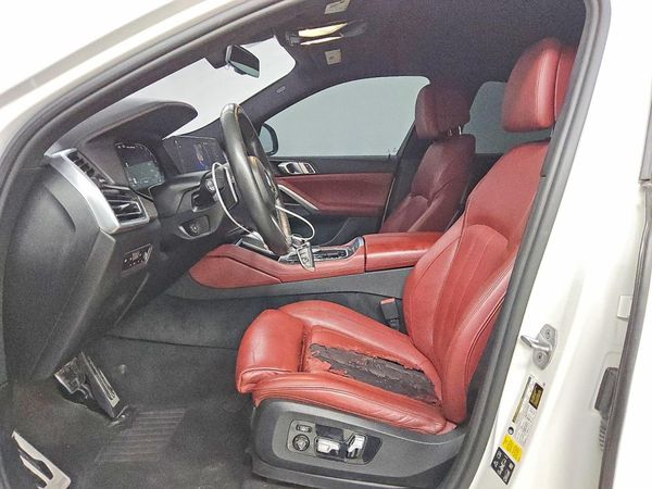 2021 BMW X6 M50i