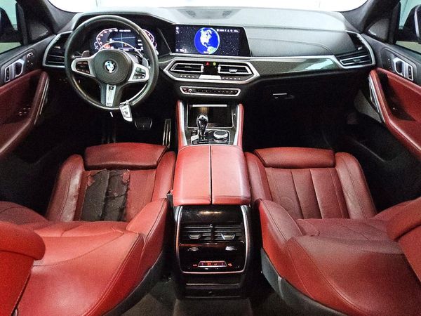 2021 BMW X6 M50i