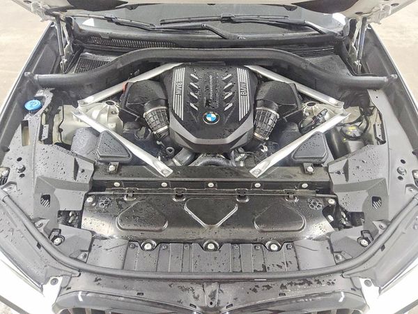 2021 BMW X6 M50i