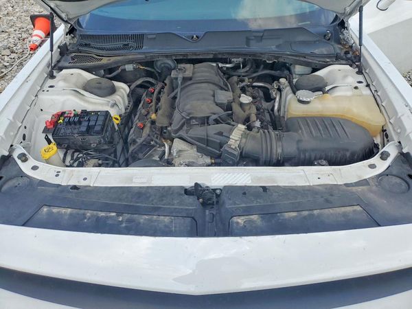 2015 DODGE CHALLENGER SCAT Pack — Engine bay