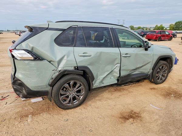 2022 TOYOTA RAV4 XLE Premium