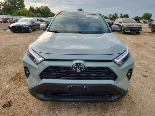 2022 TOYOTA RAV4 XLE Premium