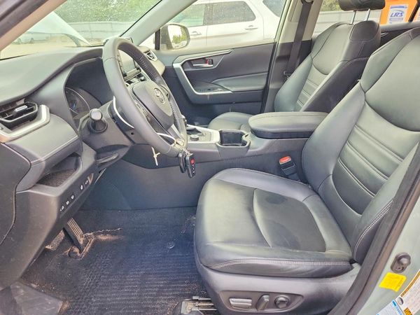 2022 TOYOTA RAV4 XLE Premium
