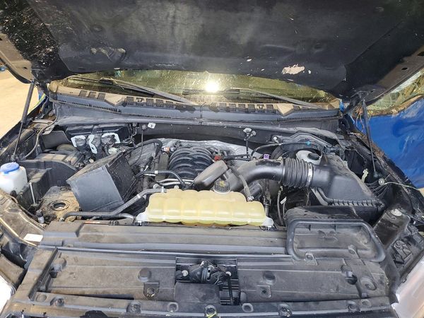 2020 FORD F150 — Engine bay