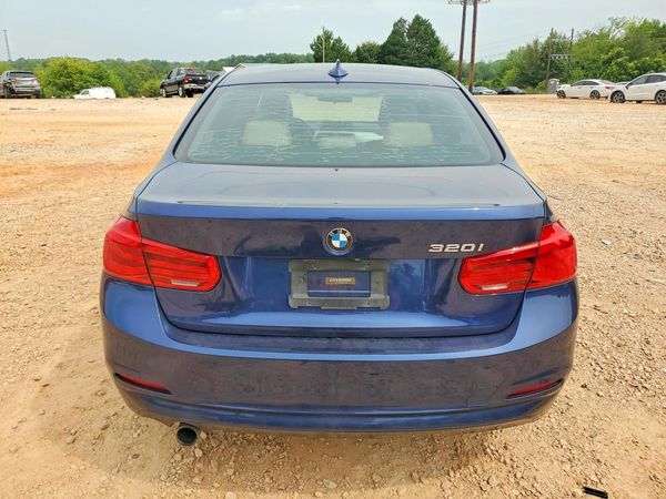 2018 BMW 320