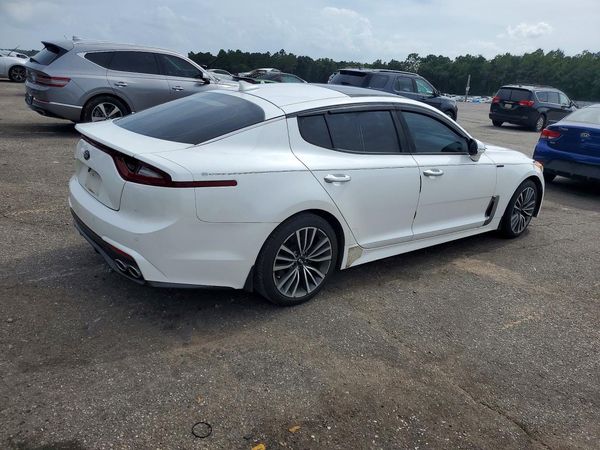 2019 KIA STINGER Premium