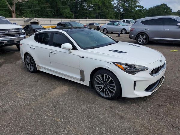 2019 KIA STINGER Premium