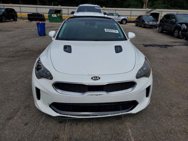 2019 KIA STINGER Premium