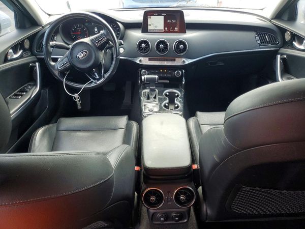 2019 KIA STINGER Premium