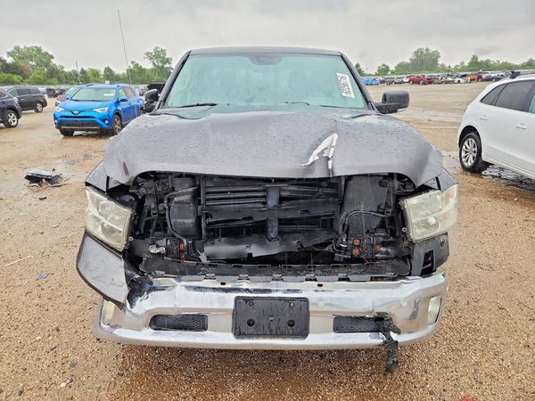 2014 RAM 1500 SLT CREW CAB 4X4