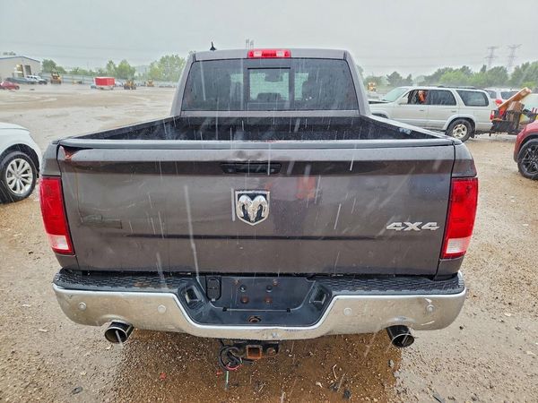 2014 RAM 1500 SLT CREW CAB 4X4