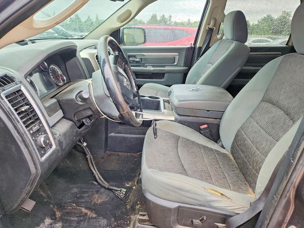 2014 RAM 1500 SLT CREW CAB 4X4