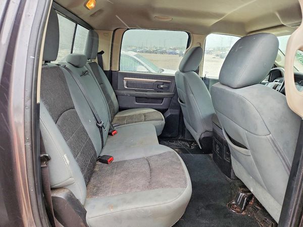 2014 RAM 1500 SLT CREW CAB 4X4