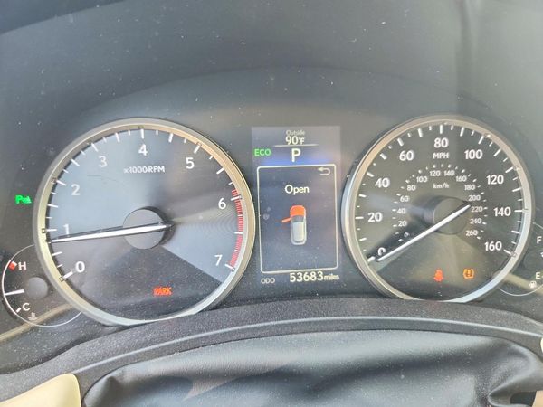 2015 LEXUS NX 200t Luxury