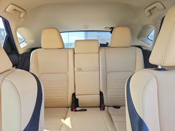 2015 LEXUS NX 200t Luxury