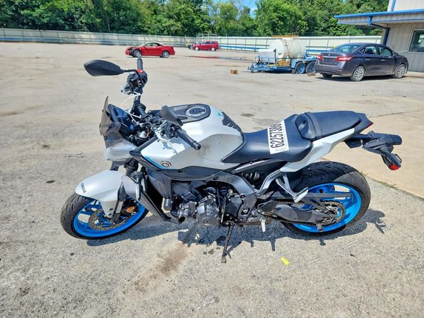 2025 YAMAHA MT09