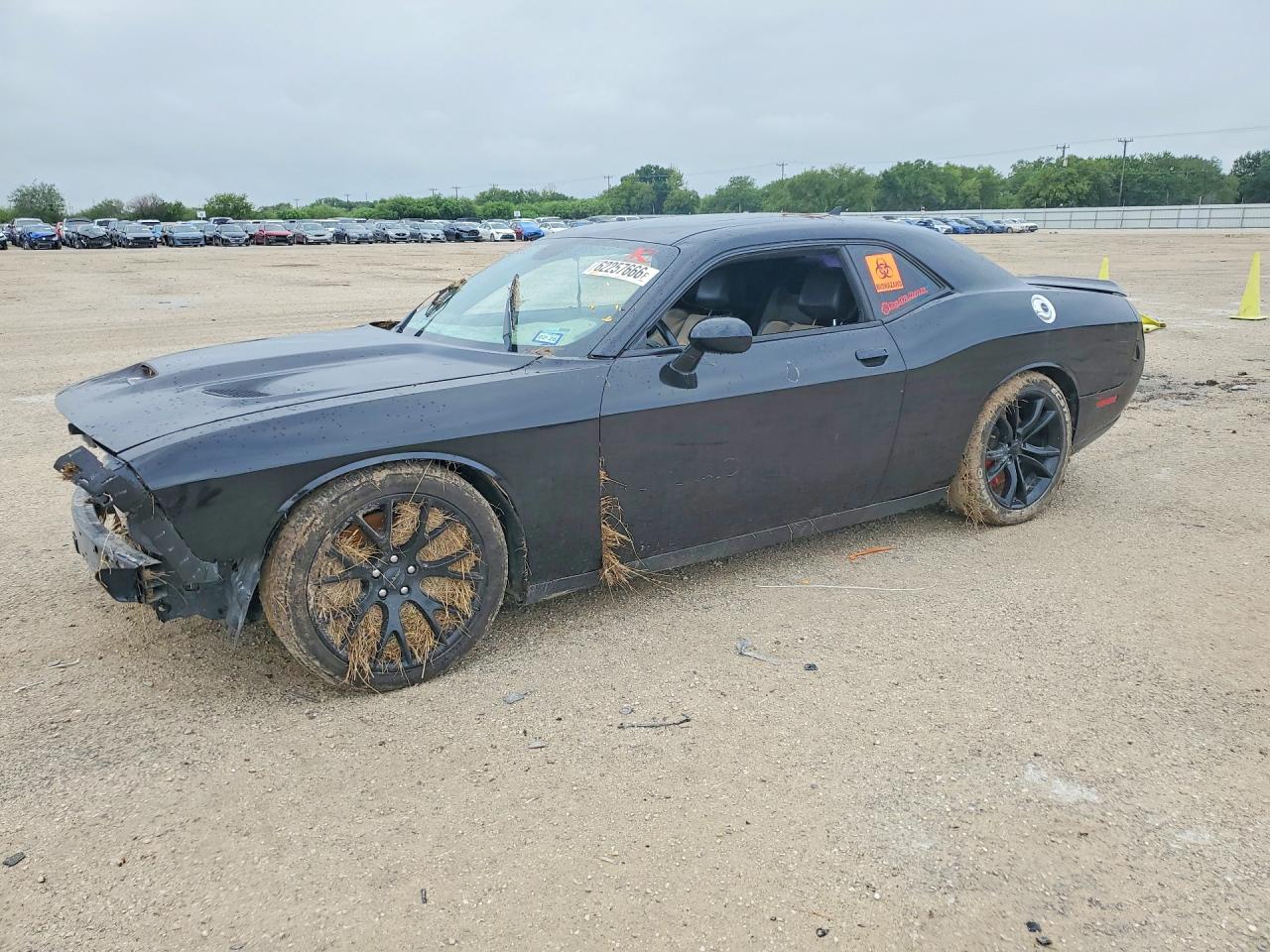 2015 DODGE CHALLENGER SRT 392 — Front 3/4