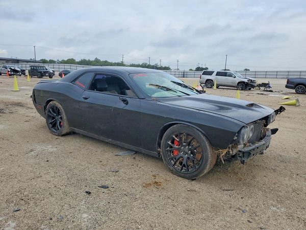 2015 DODGE CHALLENGER SRT 392 — Passenger 3/4