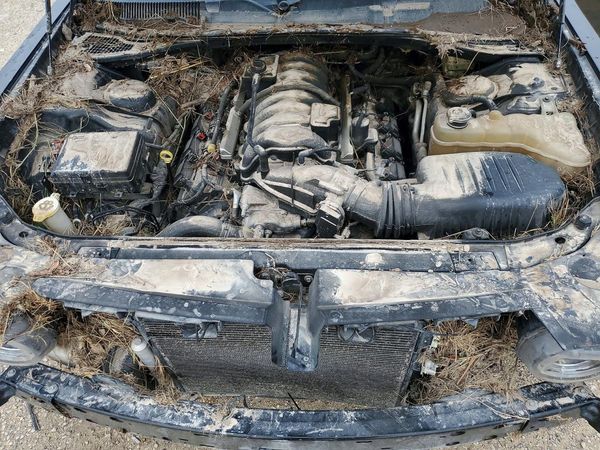 2015 DODGE CHALLENGER SRT 392 — Engine bay