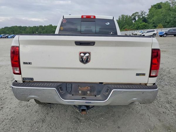2013 RAM 1500 SLT QUAD CAB 4X2
