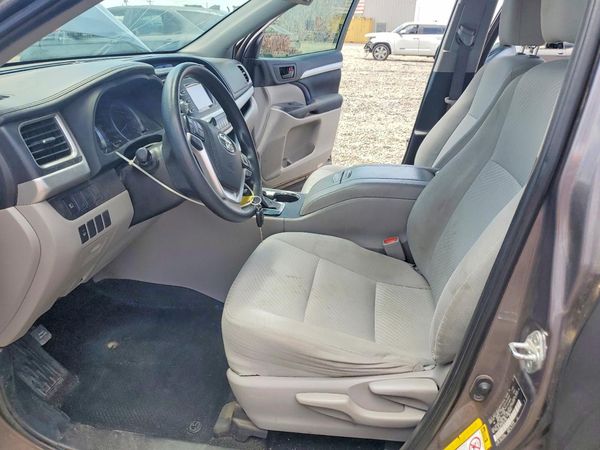 2019 TOYOTA HIGHLANDER LE — DENT