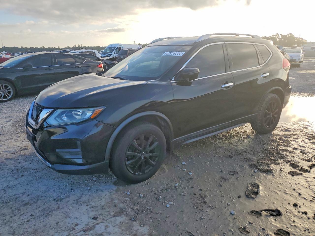 2019 NISSAN ROGUE — Front 3/4