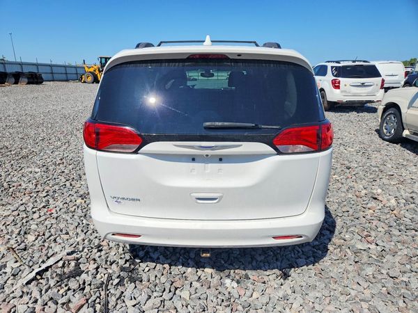 2020 CHRYSLER VOYAGER LXI