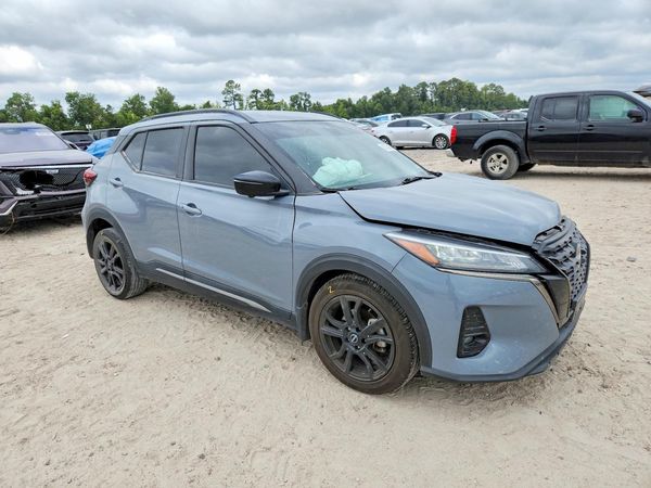 2024 NISSAN KICKS