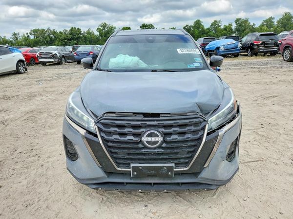 2024 NISSAN KICKS