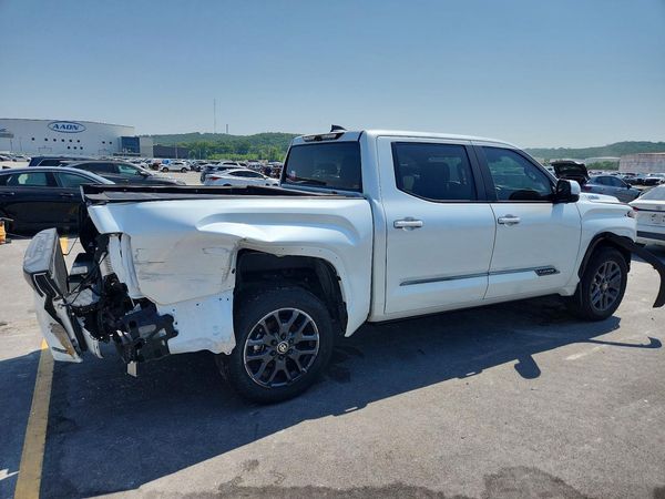 2025 TOYOTA TUNDRA Platinum