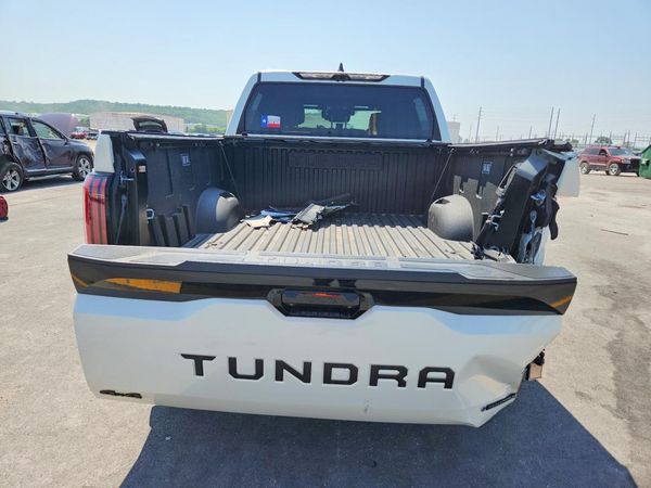 2025 TOYOTA TUNDRA Platinum