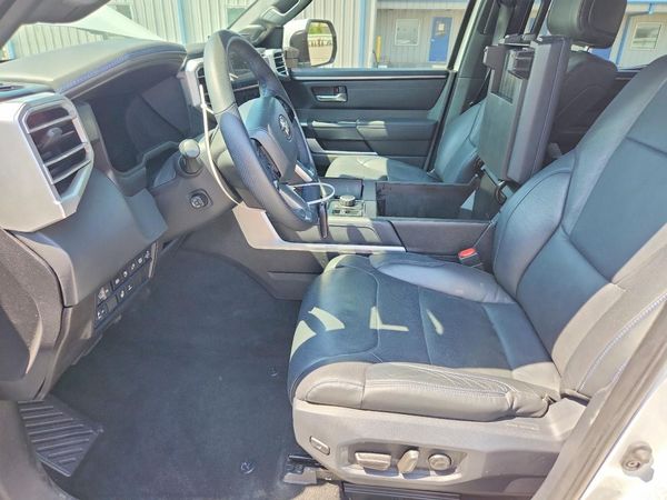 2025 TOYOTA TUNDRA Platinum