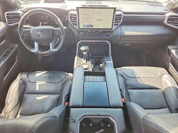 2025 TOYOTA TUNDRA Platinum
