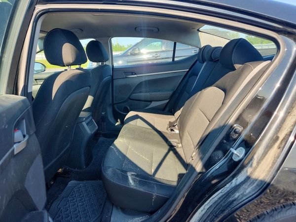2017 HYUNDAI ELANTRA SE Base