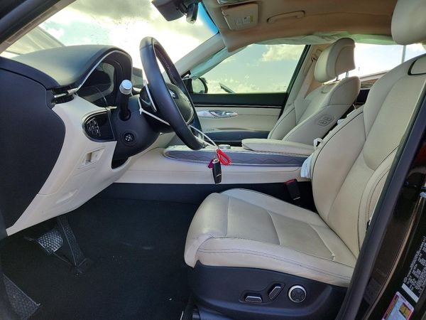 2024 GENESIS GV70
